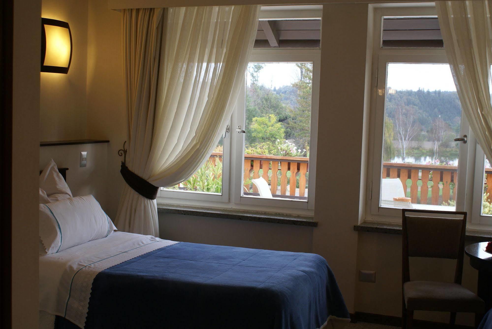 Hotel Baviera Parral Exterior photo
