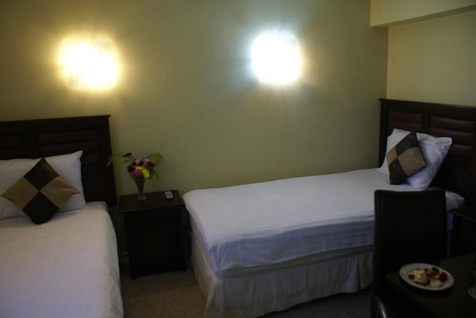 Hotel Baviera Parral Exterior photo