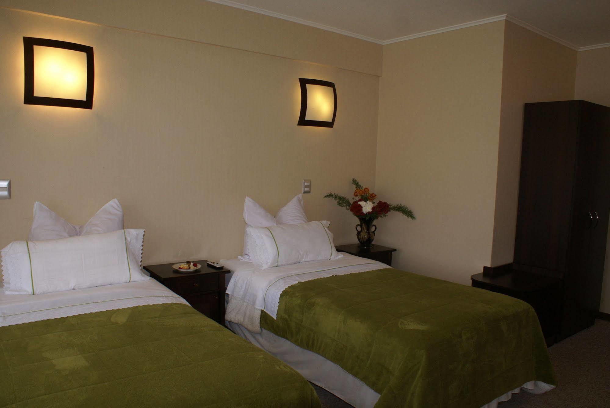 Hotel Baviera Parral Exterior photo